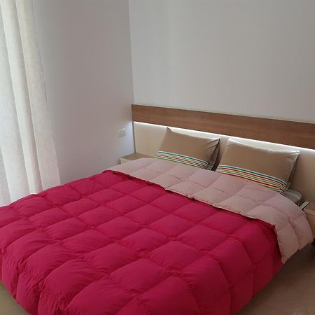 Flori Beach Apartment Radhimë חדר תמונה